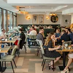Hotel Domaine De La Foret D'orient, Logis Hotel, Restaurant, Et Golf 4*