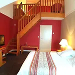 Domaine De La Foret D'orient, Logis Hotel, Restaurant, Et Golf
