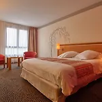 Domaine De La Foret D'orient, Logis Hotel, Restaurant, Et Golf Hotel Rouilly-Sacey