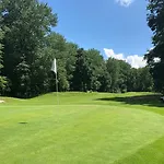 Domaine De La Foret D'orient, Logis Hotel, Restaurant, Et Golf ホテル