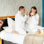 Domaine De La Foret D'orient, Logis Hotel, Restaurant, Et Golf Rouilly-Sacey