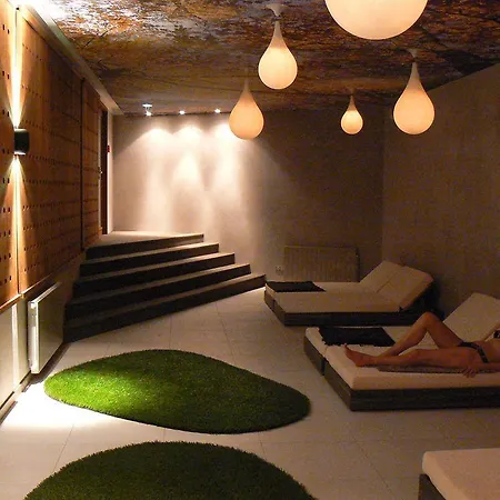 מלון Domaine De La Foret D'orient, Logis Hotel, Restaurant, Et Golf