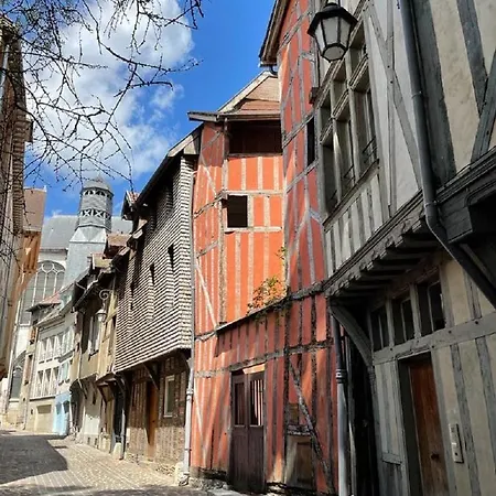 Domaine De La Foret D'orient, Logis Hotel, Restaurant, Et Golf 4* Rouilly-Sacey