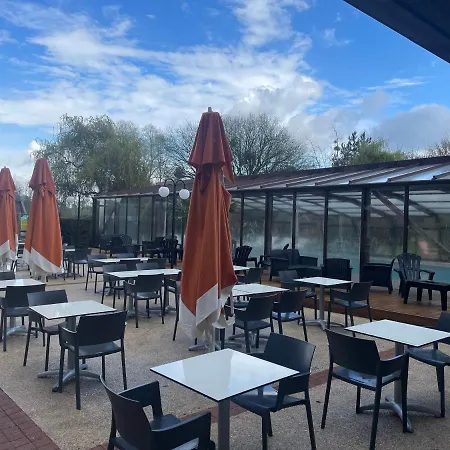 Domaine De La Foret D'orient, Logis Hotel, Restaurant, Et Golf Rouilly-Sacey