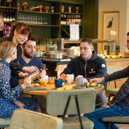 Domaine De La Foret D'orient, Logis Hotel, Restaurant, Et Golf Отель