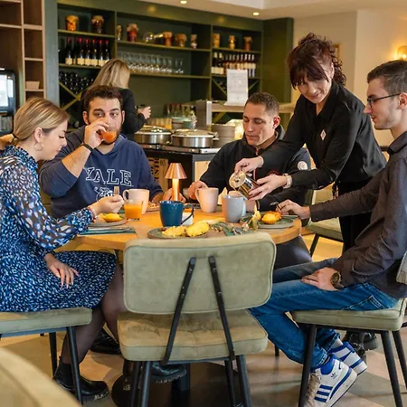 Hotel Domaine De La Foret D'orient, Logis Hotel, Restaurant, Et Golf