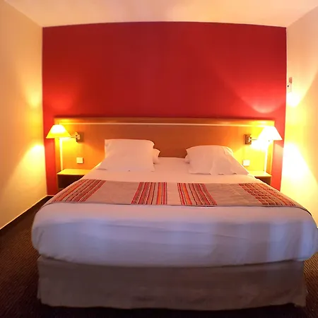 Domaine De La Foret D'orient, Logis Hotel, Restaurant, Et Golf 4* Rouilly-Sacey