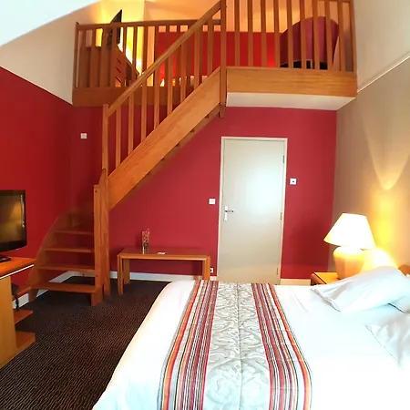 Domaine De La Foret D'orient, Logis Hotel, Restaurant, Et Golf