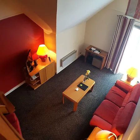 Hotel Domaine De La Foret D'orient, Logis Hotel, Restaurant, Et Golf 4*