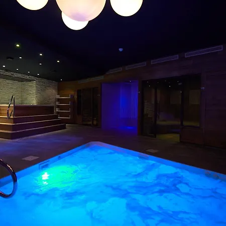 Domaine De La Foret D'orient, Logis Hotel, Restaurant, Et Golf Hotel