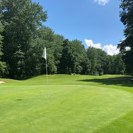 Domaine De La Foret D'orient, Logis Hotel, Restaurant, Et Golf Отель