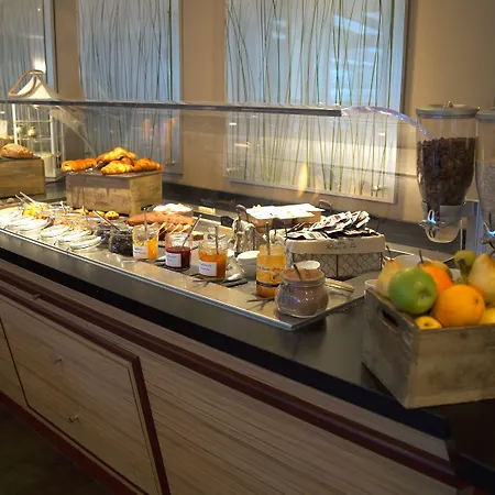 Hotel Domaine De La Foret D’orient – Natur’hotel Golf&spa Rouilly-Sacey