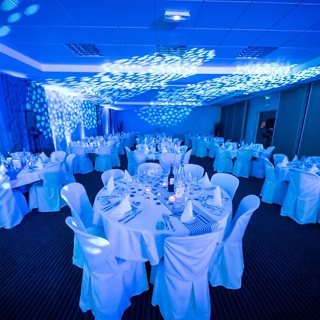 Domaine De La Foret D'orient, Logis Hotel, Restaurant, Et Golf Rouilly-Sacey