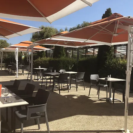 Отель Domaine De La Foret D'orient, Logis Hotel, Restaurant, Et Golf Rouilly-Sacey