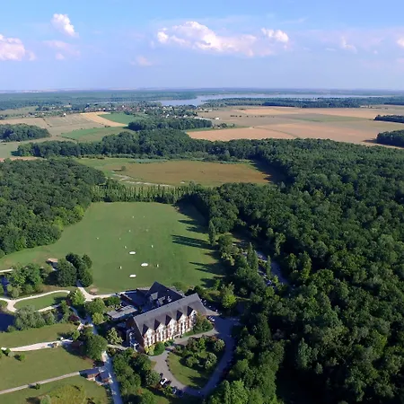 Domaine De La Foret D'orient, Logis Hotel, Restaurant, Et Golf