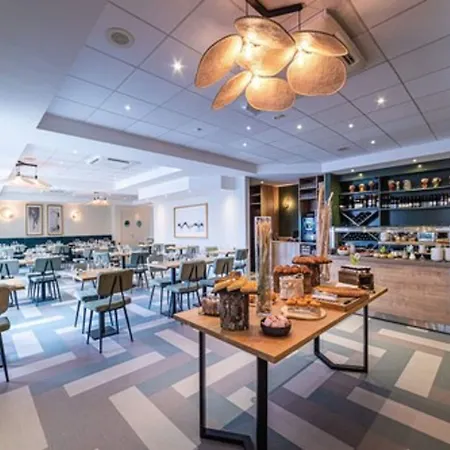 Domaine De La Foret D'orient, Logis Hotel, Restaurant, Et Golf 4* Rouilly-Sacey