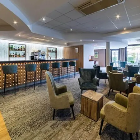 Domaine De La Foret D'orient, Logis Hotel, Restaurant, Et Golf