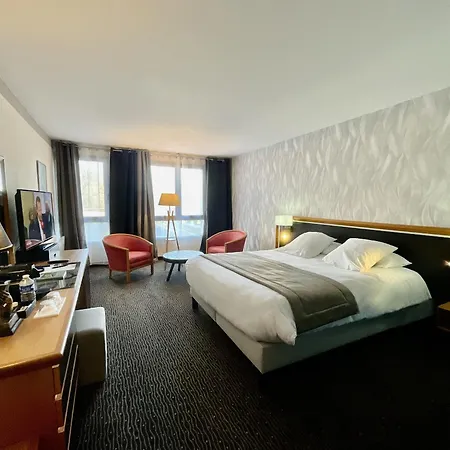 Отель Domaine De La Foret D'orient, Logis Hotel, Restaurant, Et Golf