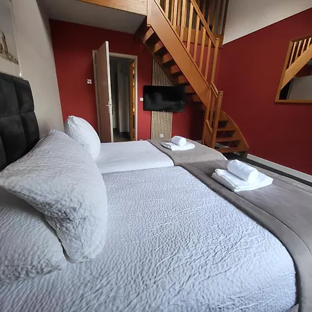 Domaine De La Foret D'orient, Logis Hotel, Restaurant, Et Golf 4*