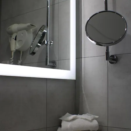 Domaine De La Foret D'orient, Logis Hotel, Restaurant, Et Golf فندق Rouilly-Sacey