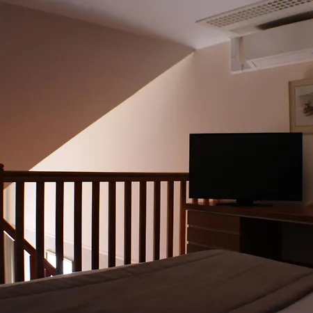 فندق Domaine De La Foret D'orient, Logis Hotel, Restaurant, Et Golf Rouilly-Sacey