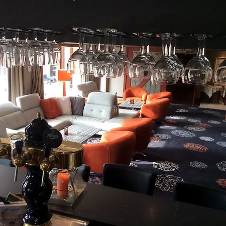 Domaine De La Foret D'orient, Logis Hotel, Restaurant, Et Golf מלון 4*