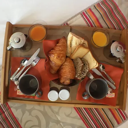 מלון Domaine De La Foret D'orient, Logis Hotel, Restaurant, Et Golf Rouilly-Sacey
