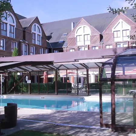 Domaine De La Foret D'orient, Logis Hotel, Restaurant, Et Golf Hotel 4*