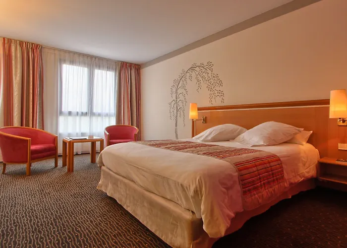 Domaine De La Foret D’orient – Natur’hotel Golf&spa Hotel Rouilly-Sacey