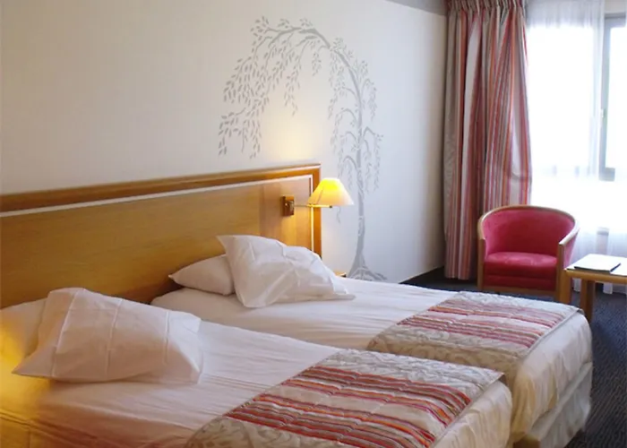 Hotel Domaine De La Foret D’orient – Natur’hotel Golf&spa