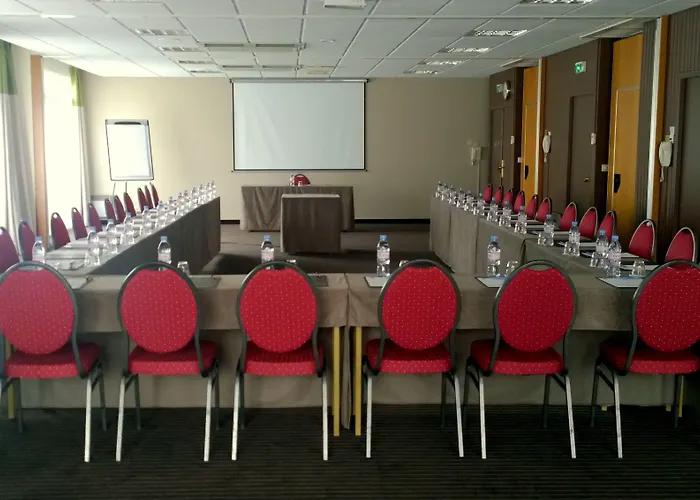 Hotel Domaine De La Foret D’orient – Natur’hotel Golf&spa Rouilly-Sacey