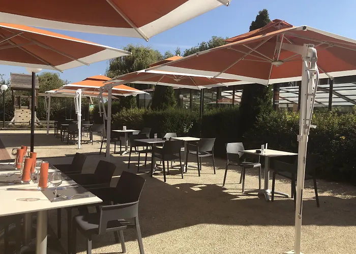 Hotel Domaine De La Foret D’orient – Natur’hotel Golf&spa Rouilly-Sacey