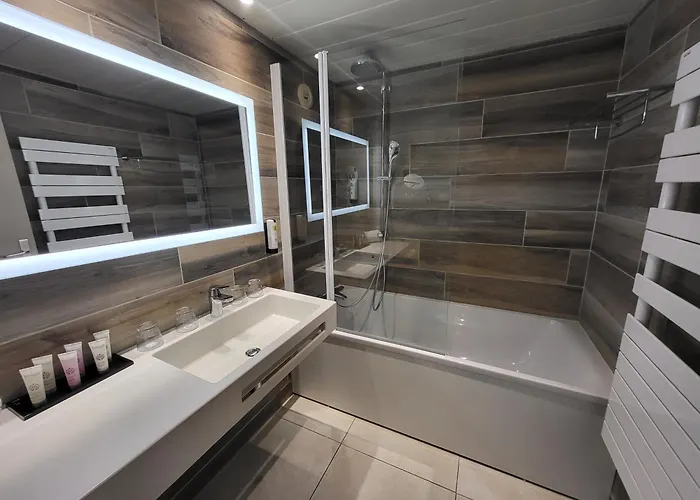 Hotel Domaine De La Foret D’orient – Natur’hotel Golf&spa Rouilly-Sacey