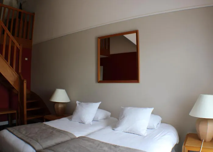 Hotel Domaine De La Foret D'orient, Logis Hotel, Restaurant, Et Golf