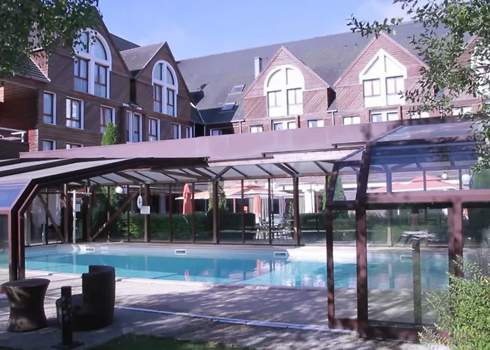 Domaine De La Foret D'orient, Logis Hotel, Restaurant, Et Golf Hotel 4*